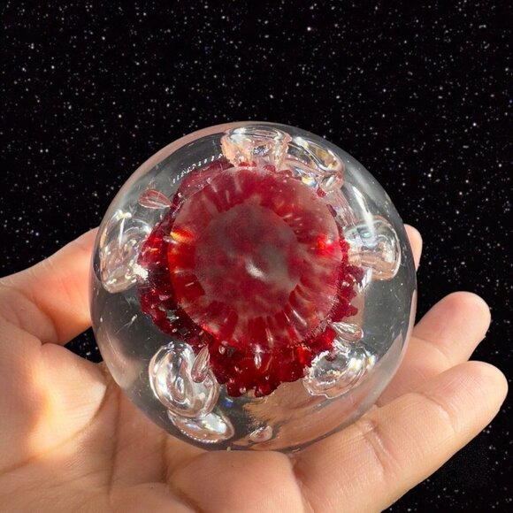 Vintage Art Glass Paperweight Red Bottom With Clear Large Air Bubbles Swirls - Picture 4 of 14